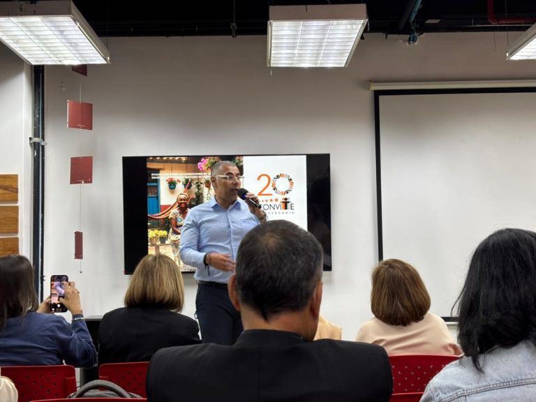 convite_celebra_20_años